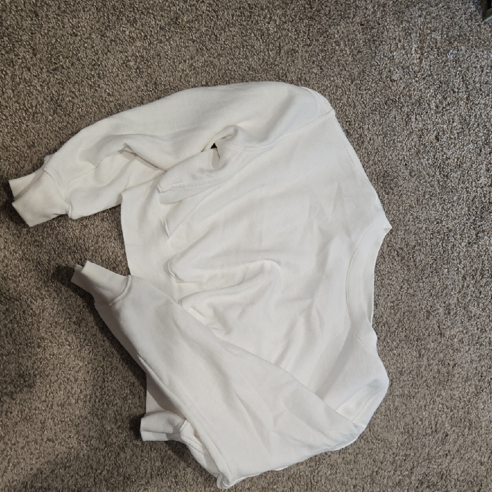 Old Navy Classic White  Cropped Crewnneck